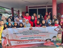 Bantu Siswa Kurang Mampu di Lebong, Etti Susiani Salurkan PIP Total 685 Anak Terbantu