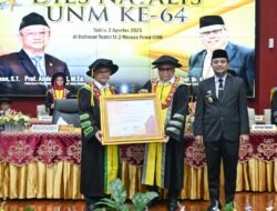 Mendikdasmen Menerima Gelar Tokoh Pendidikan dari Forum Fakultas Ilmu Pendidikan Indonesia di UNM
