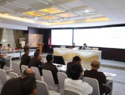 Kejaksaan Tinggi Bengkulu menggelar Rapat Pelaksanaan Hari Lahir Kejaksaan RI ke-80 bertempat di Aula Sasana Bina Karya Kejaksaan Tinggi Bengkulu