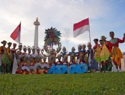 Sebanyak 30 Murid Seni Tari SMKN 10 Bandung Guncang Karnaval HUT ke-80 Republik Indonesia di Monas