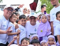 Mendikdasmen Sapa Murid di SD Al Hikmah Surabaya, Apresiasi Sinergisitas Warga Sekolah Menciptakan Lingkungan Belajar yang Sehat