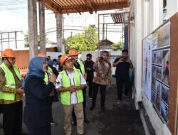 Wamendikdasmen Fajar Tinjau Revitalisasi SMK Farmasi Sekesal Hang Tuah Surabaya