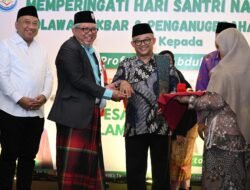 Mendikdasmen Raih Penghargaan YAI Menteri pada Hari Santri Nasional 2025