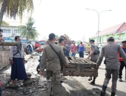 Komitmen Jaga Lingkungan, Pemkot Bengkulu Turun Tangan Bersihkan Pasar Minggu