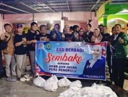 Sinerji bersama Wartawan Bengkulu, Legislator DPR RI Erna Sari Dewi Bagikan Sejumlah Paket Sembako