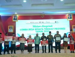 Gubernur Helmi Hasan Serahkan Penghargaan Lomba Desa Wisata 2025