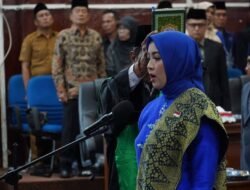 Husnul Khotimah Resmi dilantik PAW Parizan Fraksi PAN DPRD Kota Bengkulu