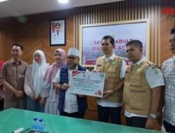 Gubernur Bengkulu Serahkan Bantuan Rp1 Miliar untuk Korban Bencana di Aceh