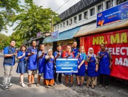 Perkuat Ekonomi PKL, Bank Raya Salurkan Dukungan Prasarana di Cluster Unggulan Sidodadi Semarang