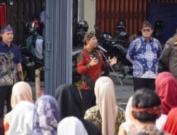 ASN Pemkot Bengkulu Apel Pagi di KZ Abidin, Walikota Dedy Wahyudi Ajak Belanja ke Dalam Pasar