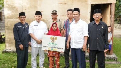 Wakil Bupati Seluma Salurkan Bedah Rumah dan Kursi Roda, Warga Penago Baru Terharu
