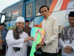 Gubernur Serahkan Bus Sekolah Gratis untuk Kaur, Dorong Akses dan Keselamatan Pelajar