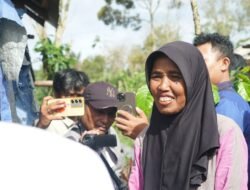 Di Rumah Berdinding Kayu Itu, Senyum Ibu Sundari Kembali Menyala