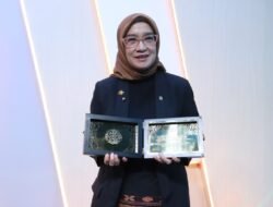 Menteri Rini Terima Penghargaan Sekar Agni Negeri 2026