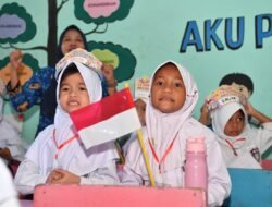 Tinjau Hari Terakhir MPLS Ramah, Mendikdasmen Dorong Penguatan Karakter Sejak Hari Pertama Sekolah