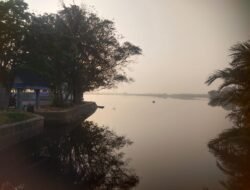 Kisah Misteri Ular Piton Raksasa Danau Dendam Tak Sudah : Sering Tampakan Diri Saat Malam Hari