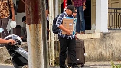 BREAKING NEWS: Rumah B. Daditama Digeledah KPK, Kuasa Hukum: Tak Ada Dokumen Maupun Barang Bukti yang Dibawa
