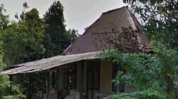 Misteri : Kisah Nyata Tukang Sate Keliling Diganggu Makhluk Halus Saat Berhenti Dirumah Tua Teluk Segara