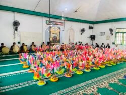 Warga Talang Kering Arak Ratusan Nasi Jambar Sambut Peringatan Maulid Nabi