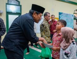 Nostalgia Masa Muda di Bengkulu Selatan, Wagub Mian Salurkan 100 Santunan untuk Kaum Dhuafa