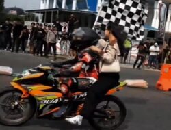 Kuasai Kelas 4 Tak 150 CC Open, Moment Afi Cafirossi Rayakan Kemenangan Ajak Sang Istri Berkeliling Bawa Bendera Finish